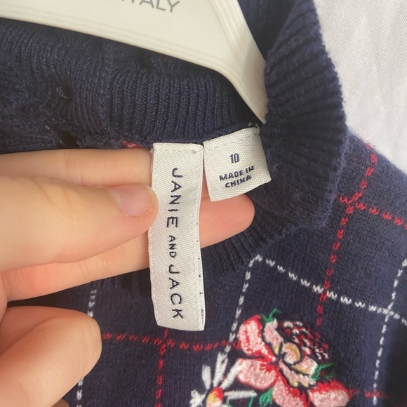 JANIE AND JACK EMBROIDERED SWEATER TOP Size 10 - Picture 4 of 9